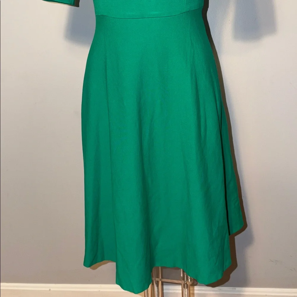 Kate Spade ladies Kelly Green Scoop neck Fit and flare dress. Size 8.